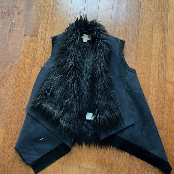 MICHAEL Michael Kors Faux Fur Vest - Picture 4 of 9